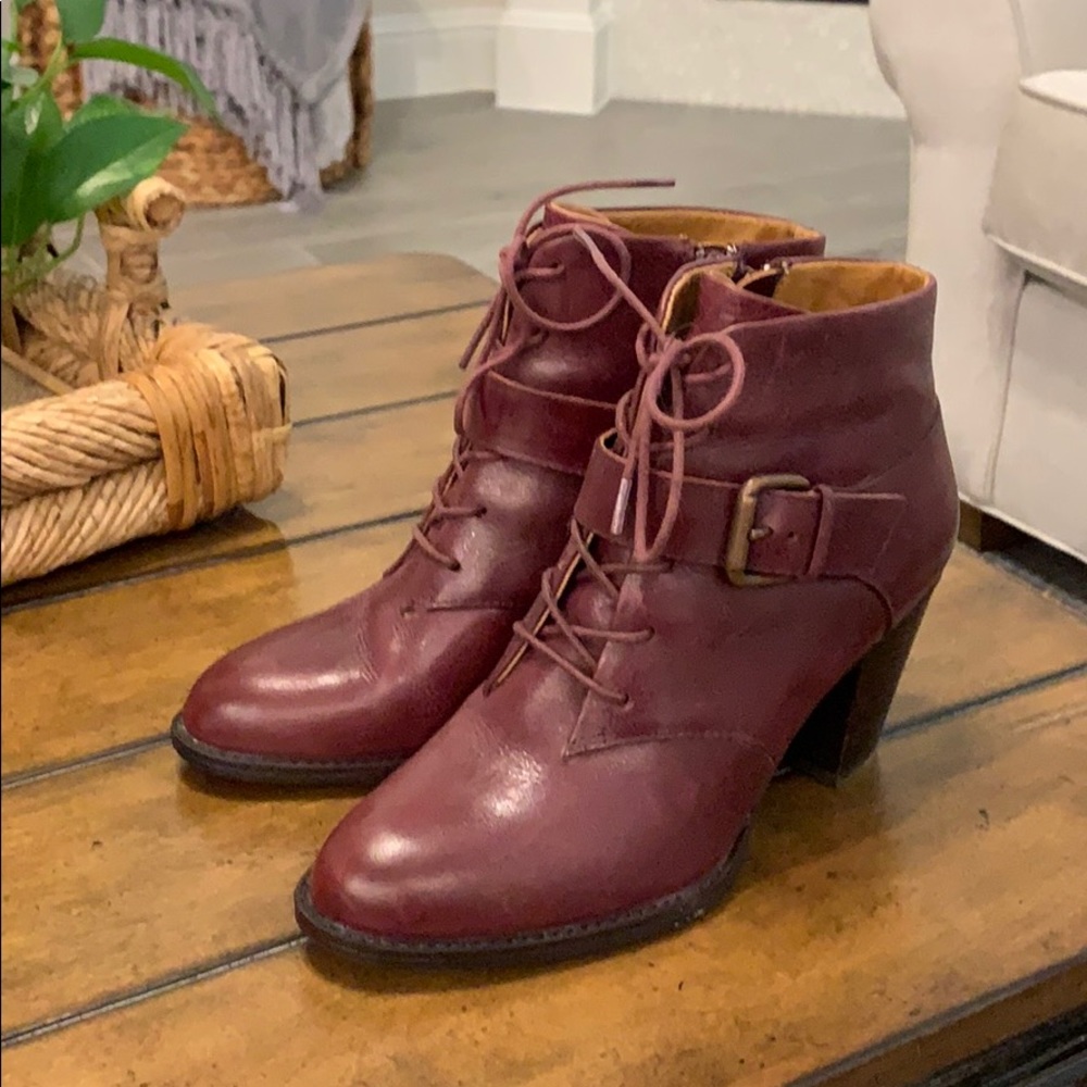 Sofft Trending Comfort Granny Ankle Booties
